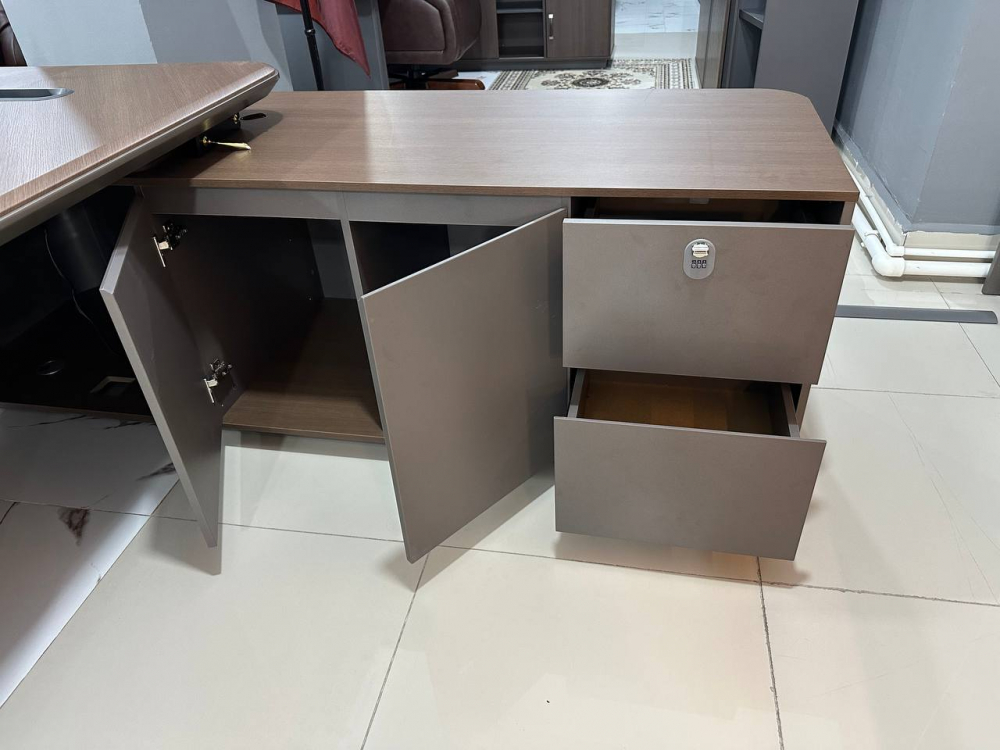 Стол для руководителя Comfort LJA04-2220