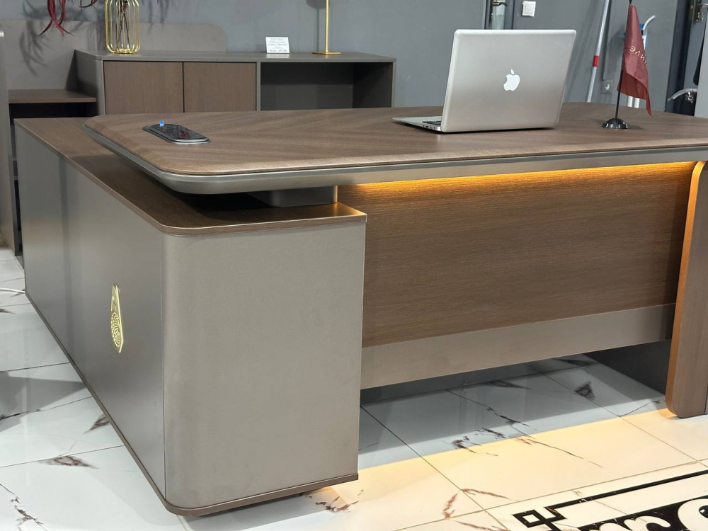 Стол для руководителя Comfort LJA17-1816
