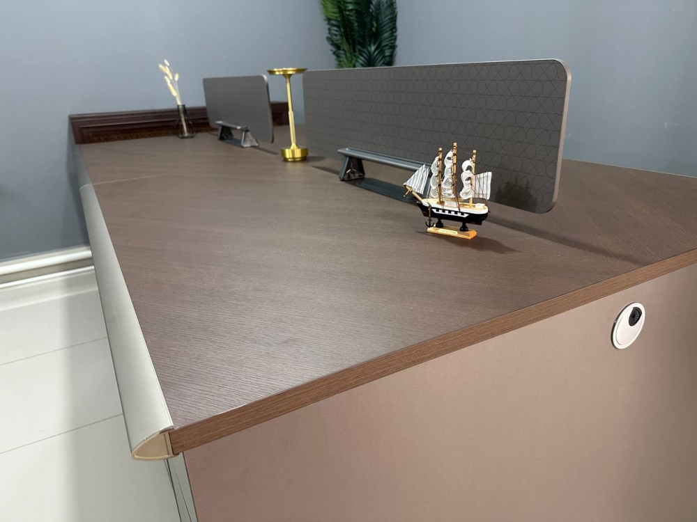 Офисный стол Comfort LJC01-B