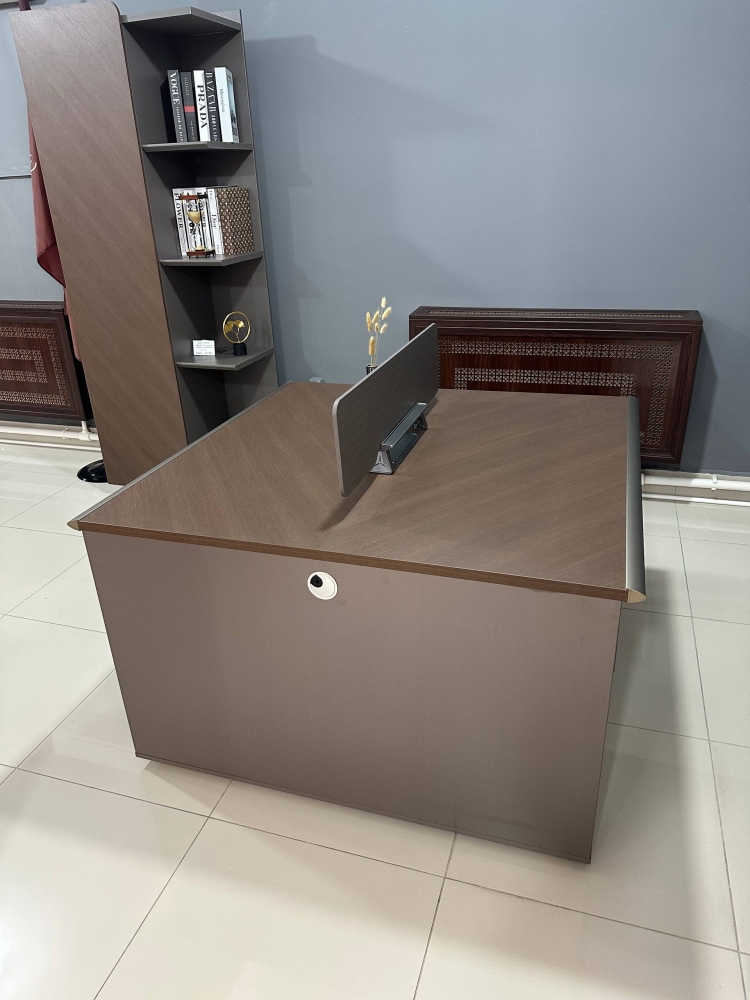 Офисный стол Comfort LJC01-A